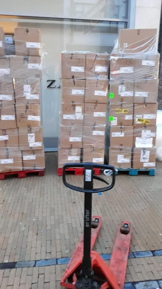 pallets kleding laten vervoeren koerier - Smidtrans